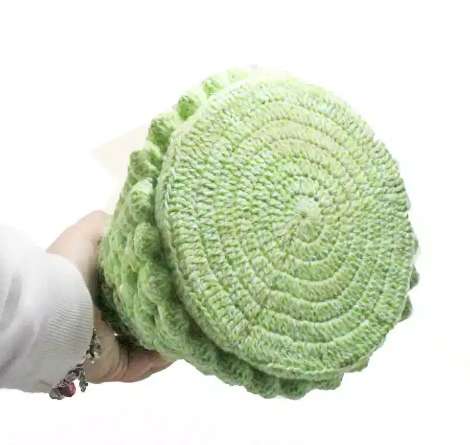 Albero di natale all'uncinetto grande color verde chiaro dettagli fondo puglia pack shop